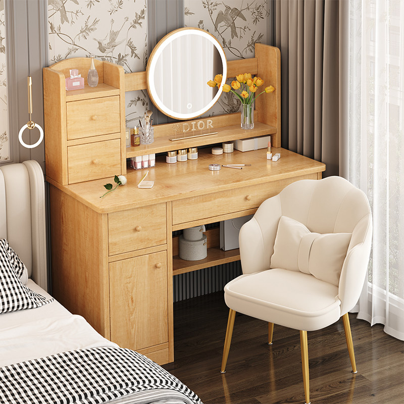 Toaletka do sypialni z miejsce – Beauty Without Makeup recenzja i cena